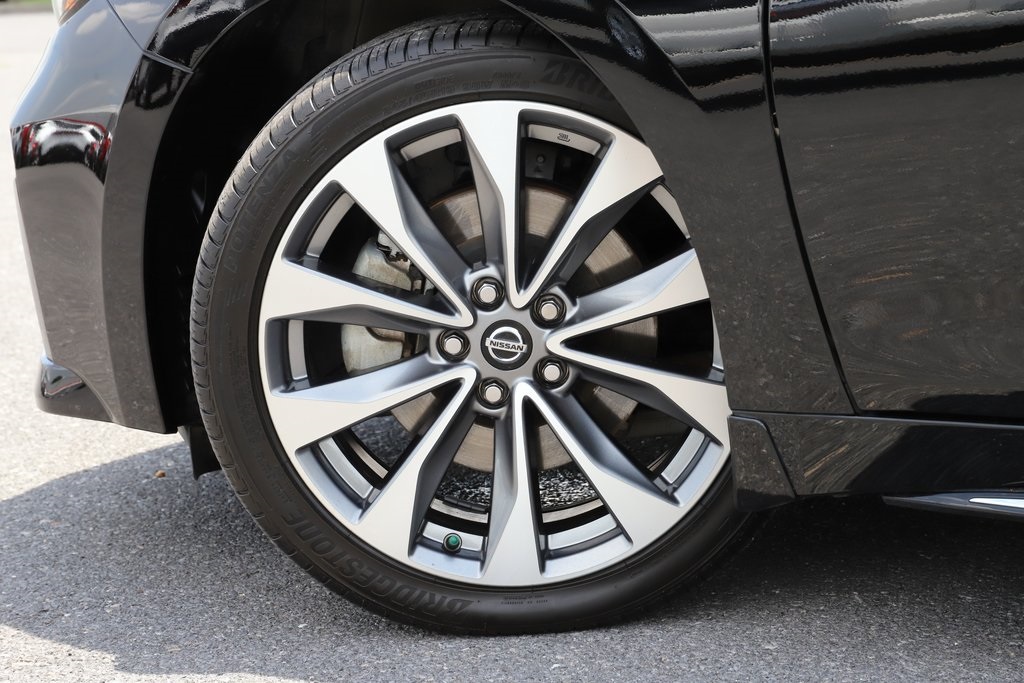 Vehicle image 6 of 30