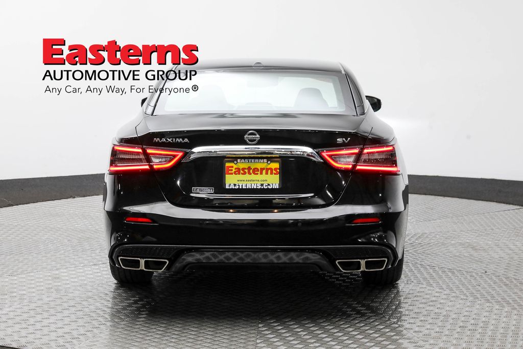 Vehicle image 36 of 61