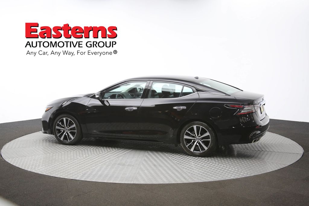 Vehicle image 33 of 61