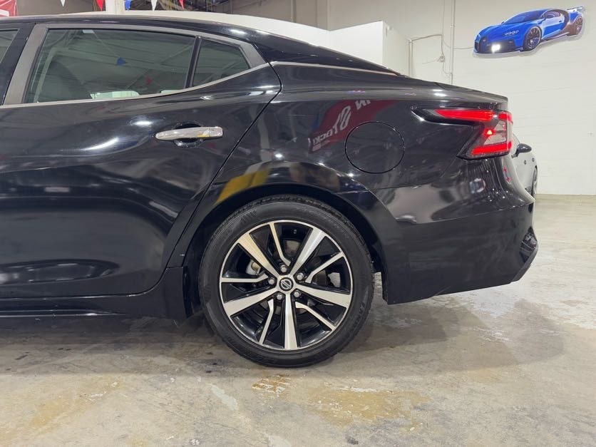 2021 Nissan Maxima SV Image 8 of 37