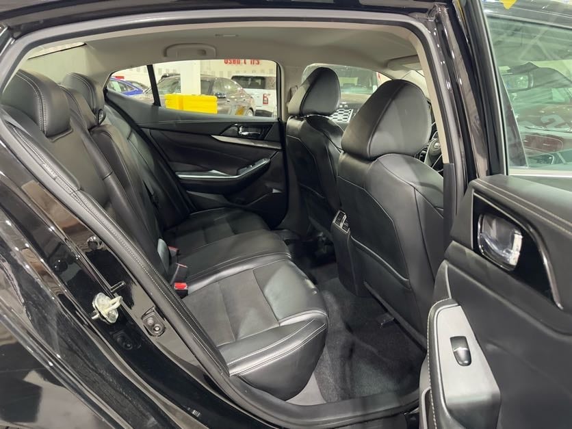2021 Nissan Maxima SV Image 22 of 37