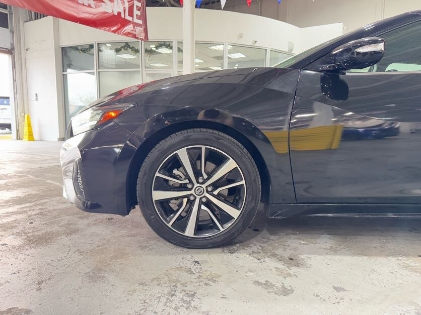 2021 Nissan Maxima SV Image 7 of 37