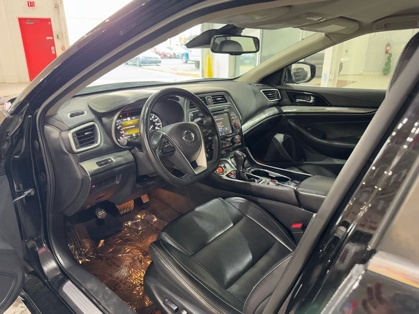 2021 Nissan Maxima SV Image 14 of 37