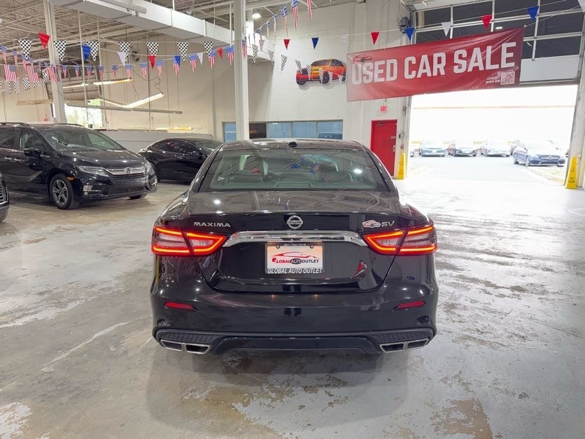 2021 Nissan Maxima SV Image 9 of 37