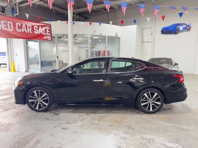 2021 Nissan Maxima SV Image 6 of 37