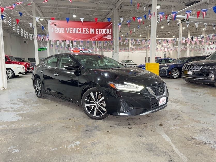 2021 Nissan Maxima SV Image 3 of 37