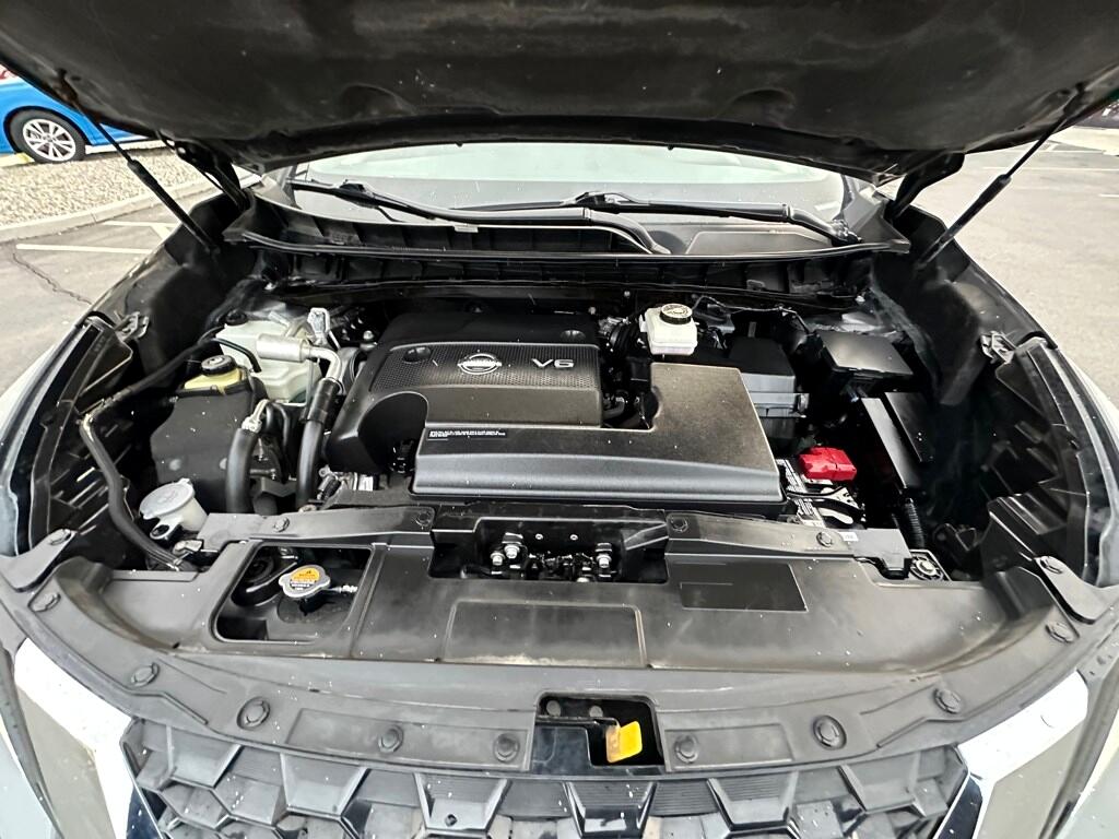 Vehicle image 26 of 28