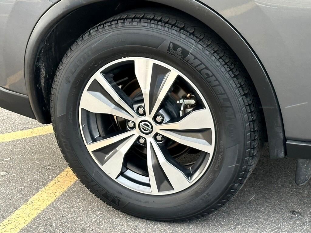 Vehicle image 27 of 28