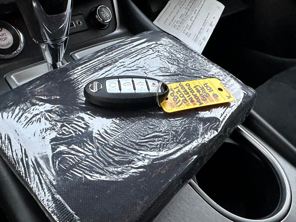 Vehicle image 23 of 28