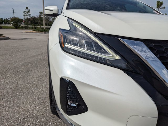 Vehicle image 33 of 36