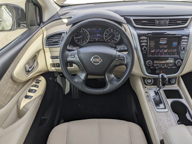 Vehicle image 17 of 36