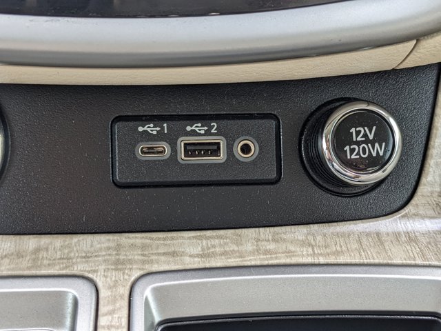 Vehicle image 34 of 36