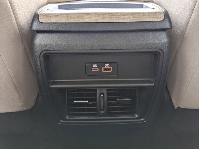 Vehicle image 25 of 36