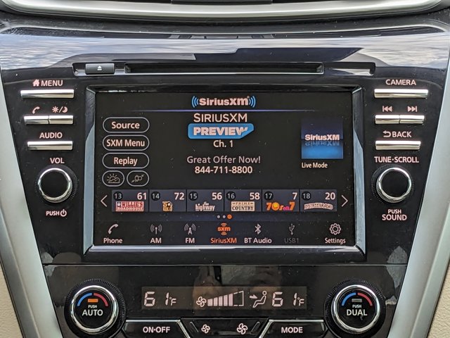 Vehicle image 21 of 36