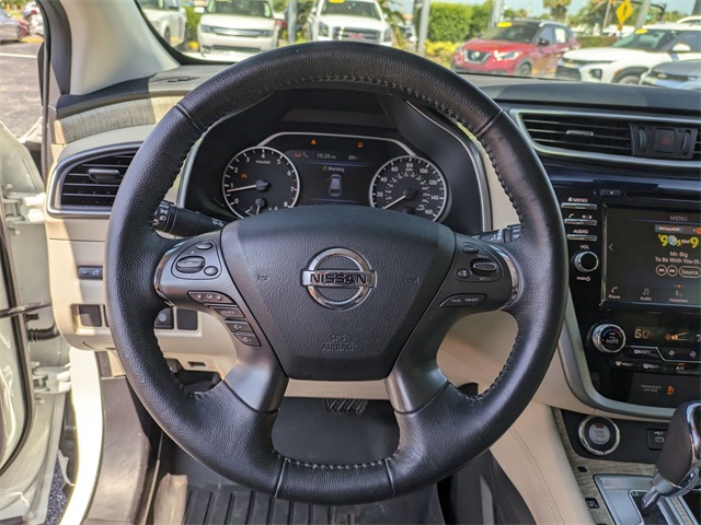 Vehicle image 12 of 30