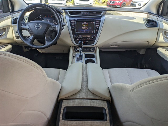 Vehicle image 22 of 30