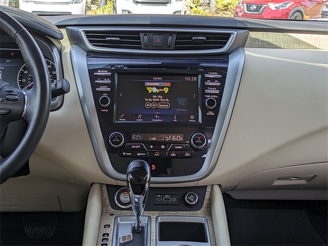 Vehicle image 15 of 30