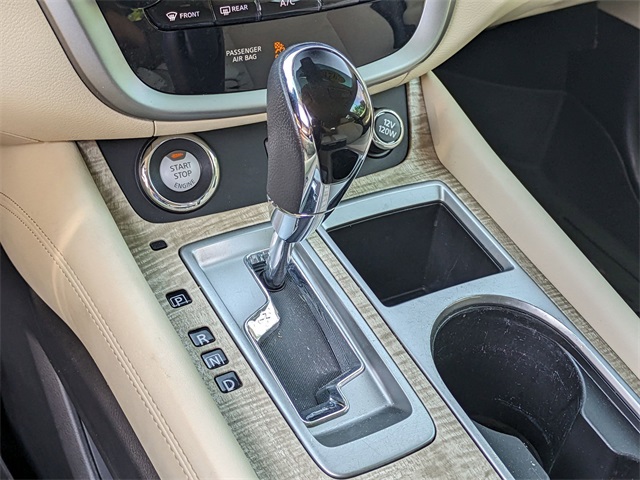 Vehicle image 14 of 30