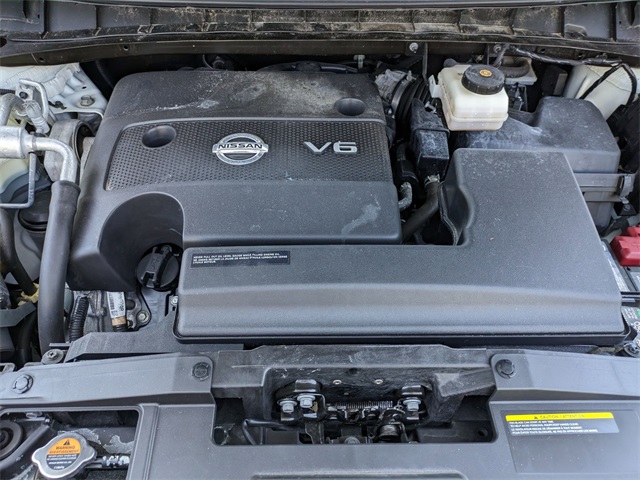 Vehicle image 28 of 30