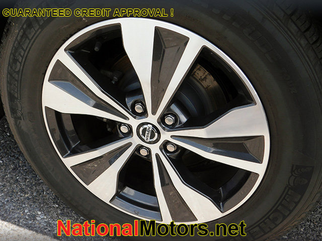 Vehicle image 4 of 12