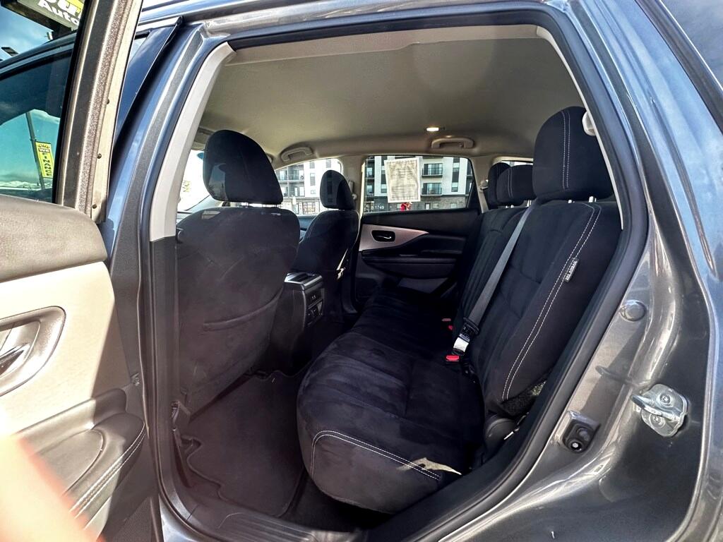 Vehicle image 19 of 35