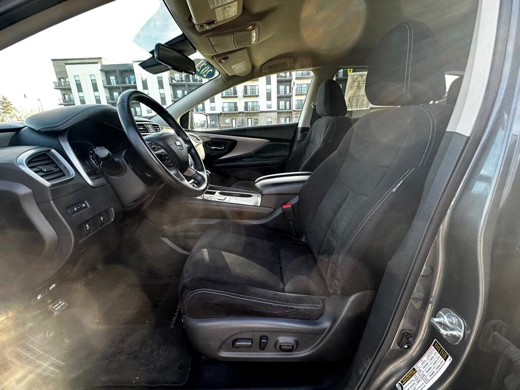 Vehicle image 16 of 35