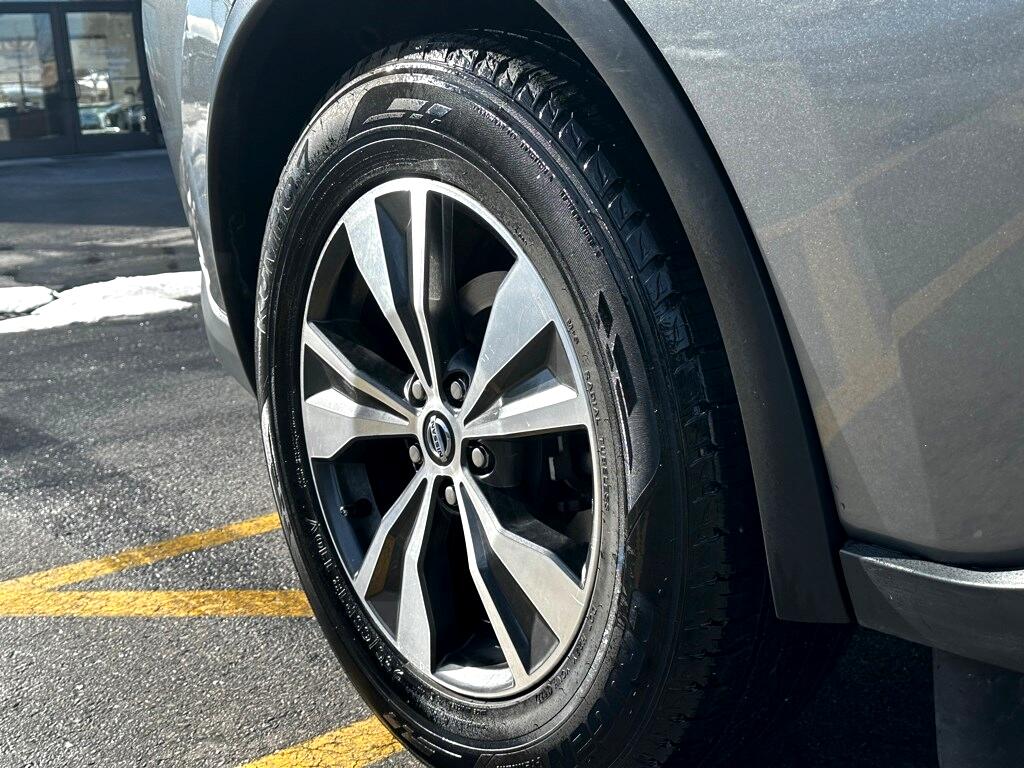 Vehicle image 32 of 35