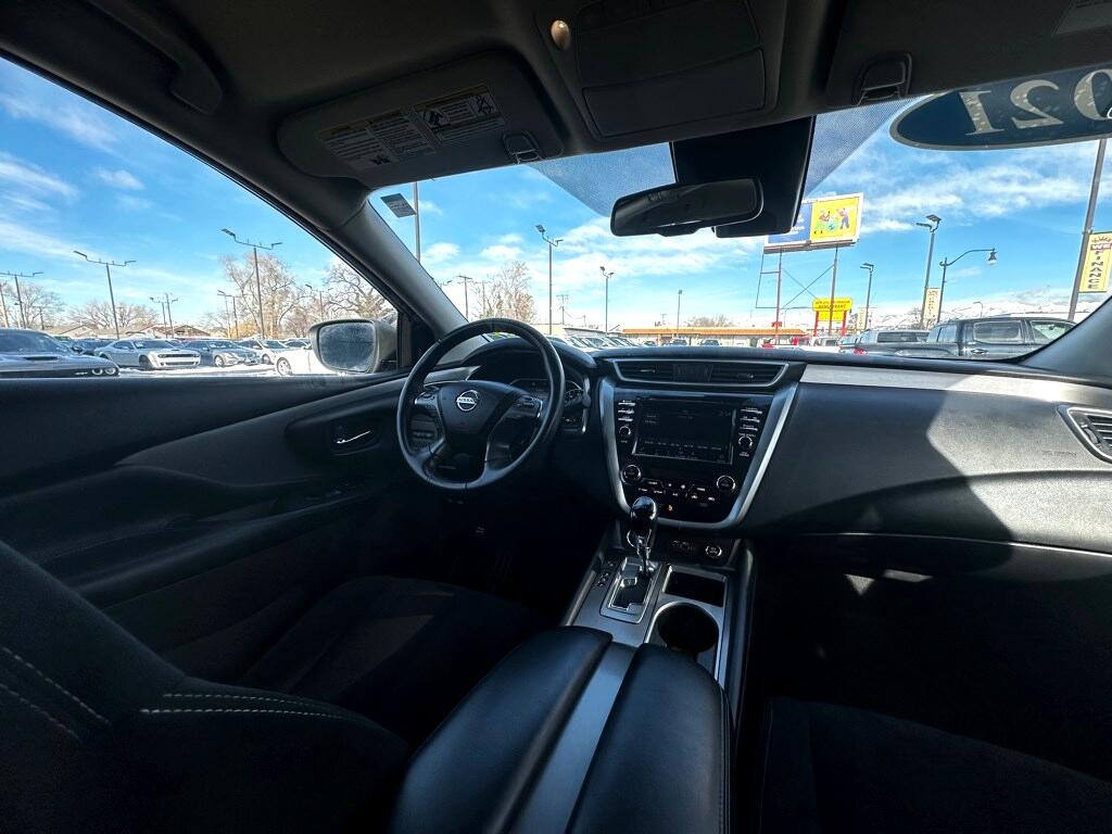 Vehicle image 22 of 35