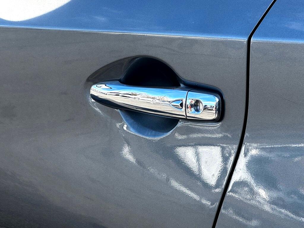 Vehicle image 13 of 35