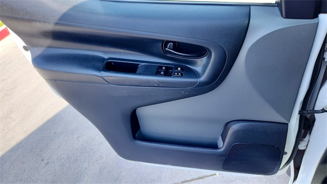 Vehicle image 18 of 35