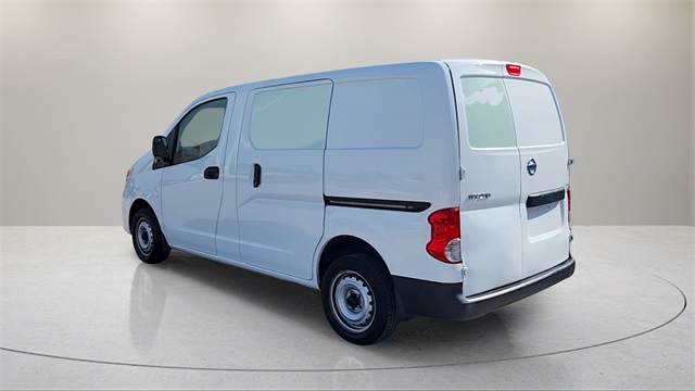 Vehicle image 7 of 35