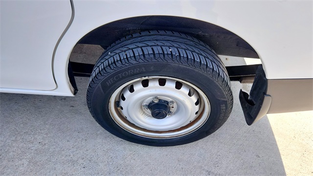 Vehicle image 28 of 35