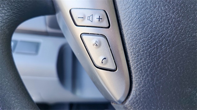 Vehicle image 32 of 35