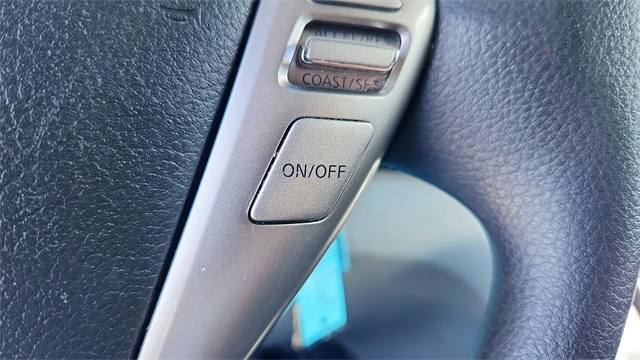 Vehicle image 33 of 35