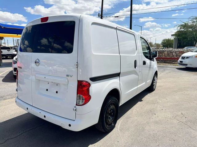 Vehicle image 5 of 18