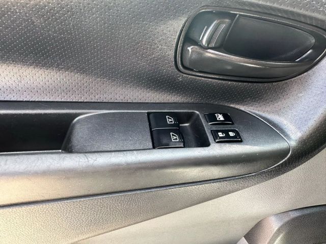 Vehicle image 11 of 18