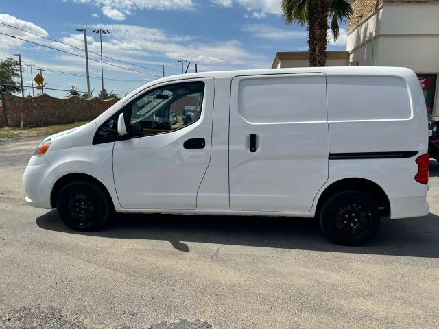 Vehicle image 8 of 18