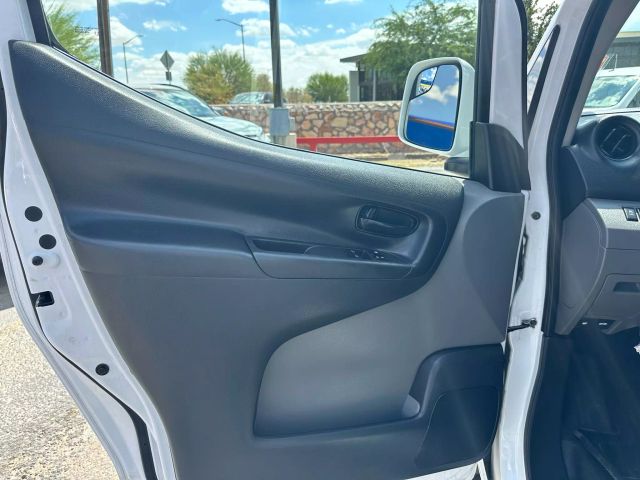 Vehicle image 10 of 18
