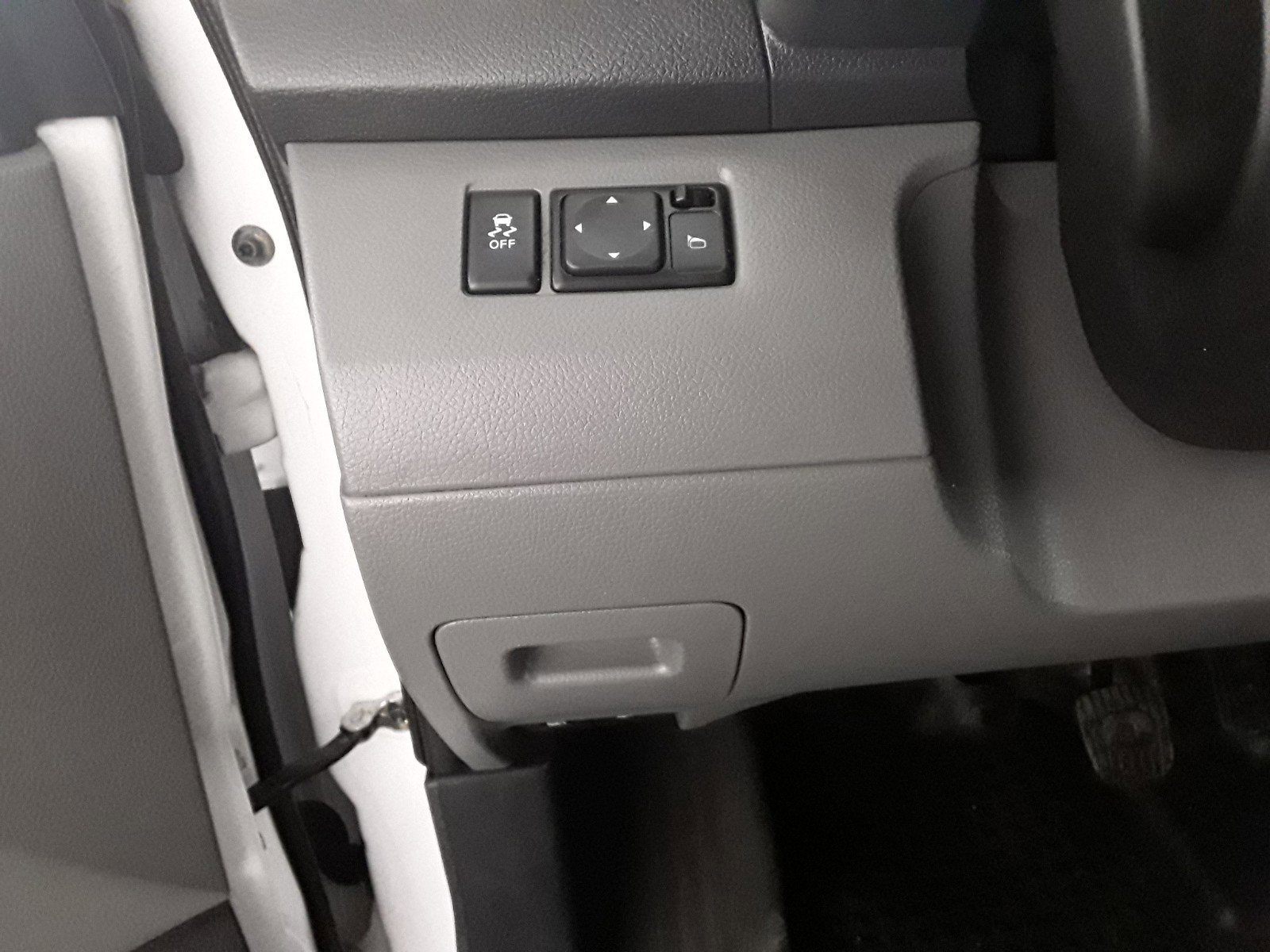 Vehicle image 25 of 27