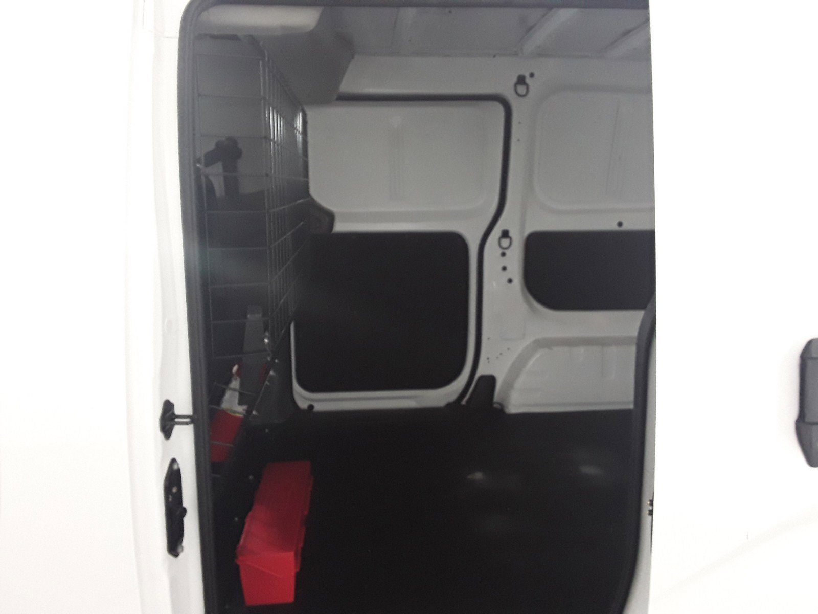 Vehicle image 11 of 27