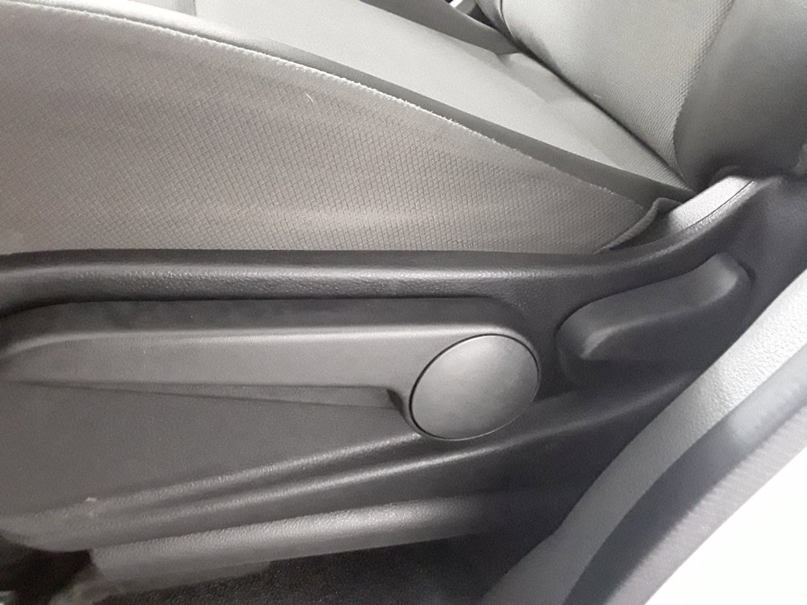 Vehicle image 10 of 27