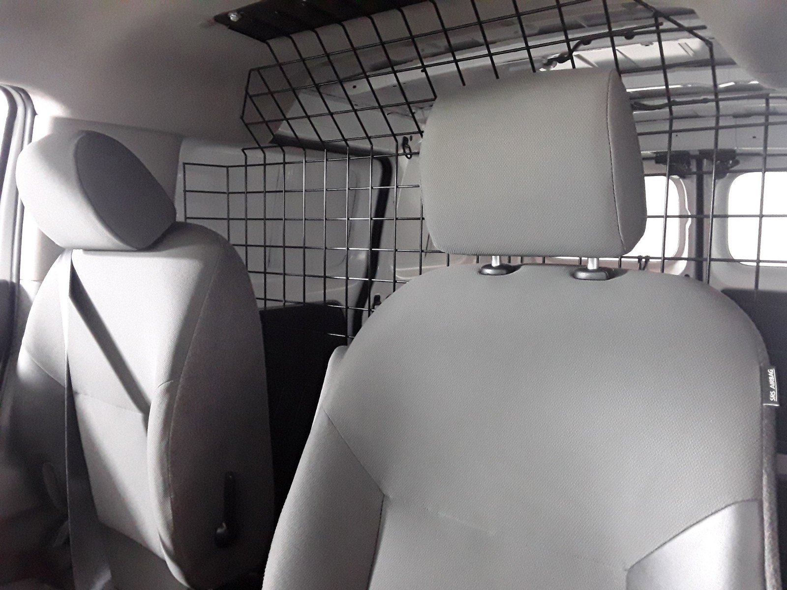 Vehicle image 9 of 27