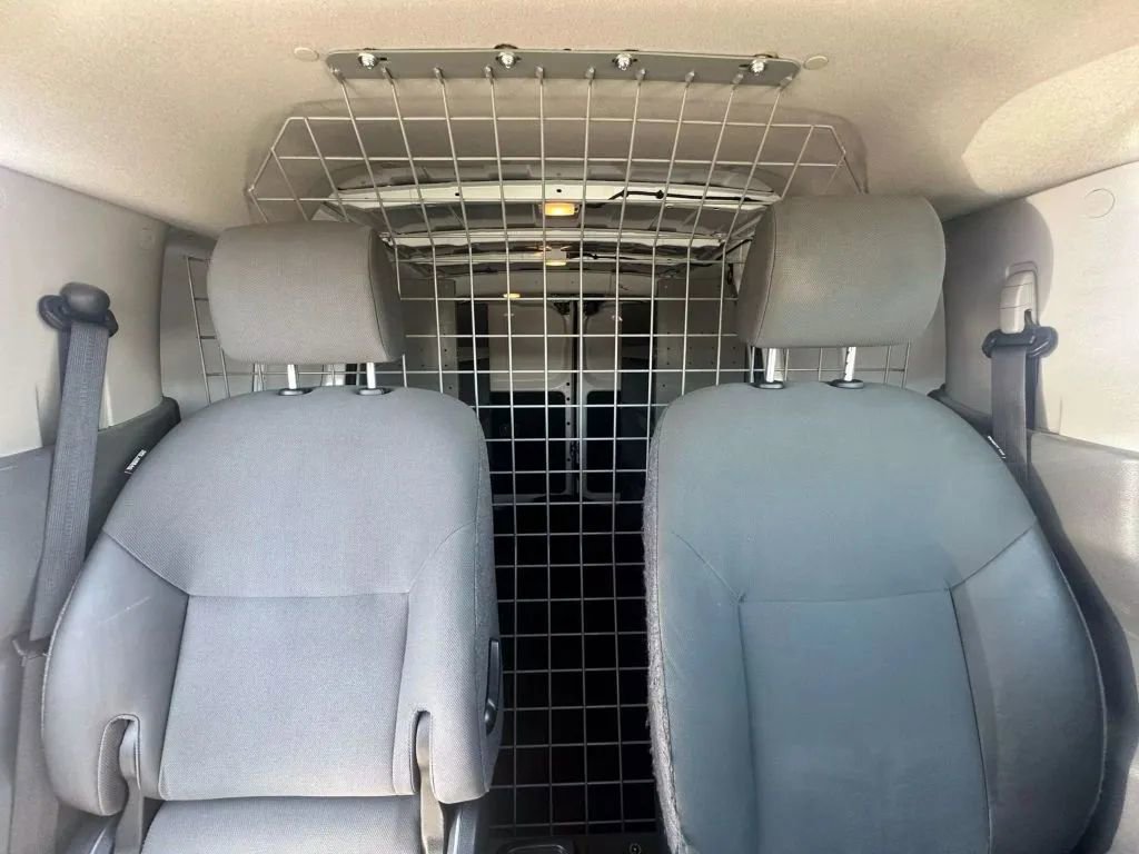 Vehicle image 14 of 26