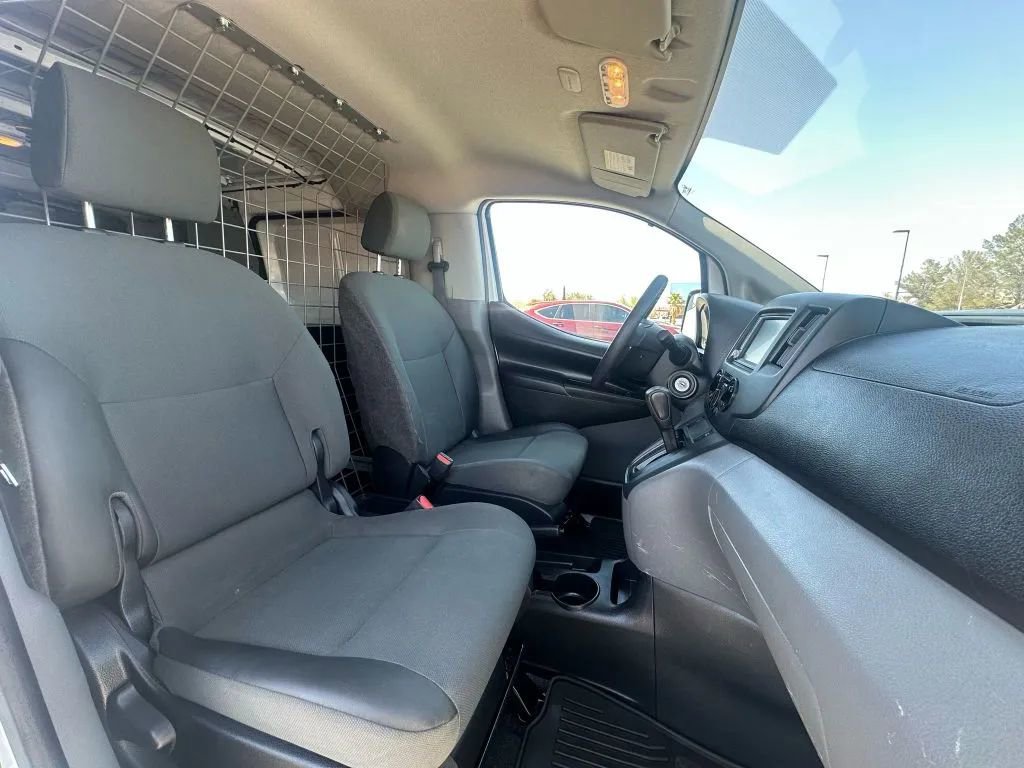 Vehicle image 7 of 26