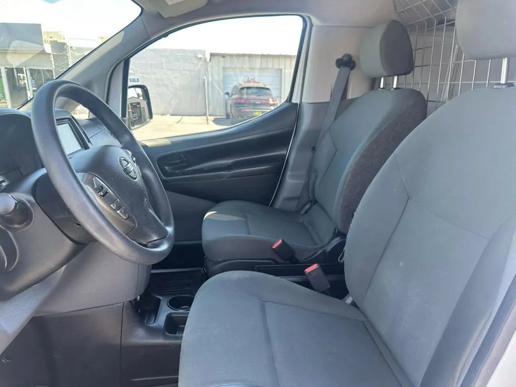 Vehicle image 15 of 26