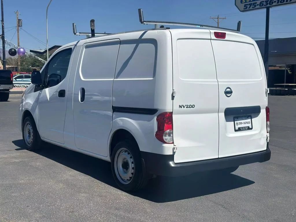 Vehicle image 6 of 26