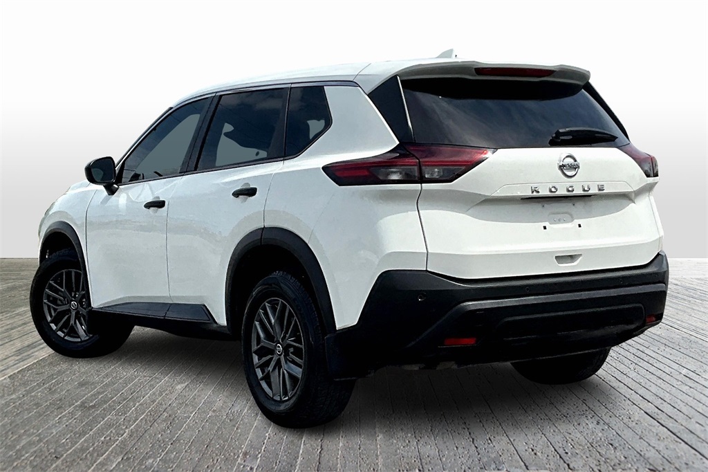 Vehicle image 6 of 32