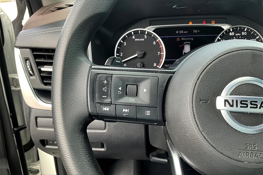 Vehicle image 18 of 32
