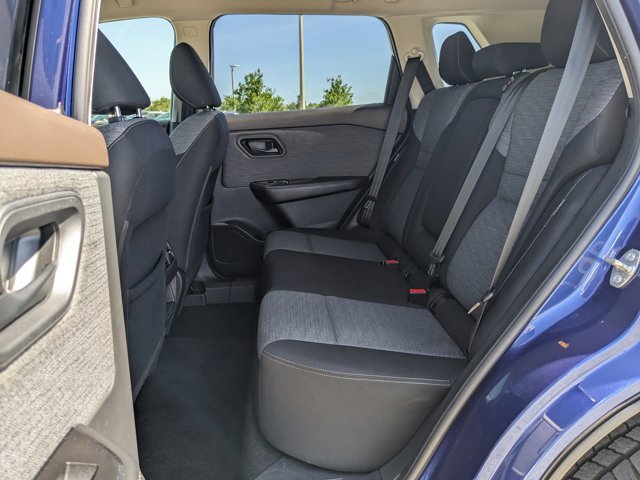 Vehicle image 19 of 36