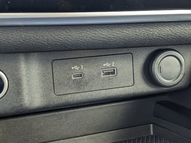 Vehicle image 28 of 36